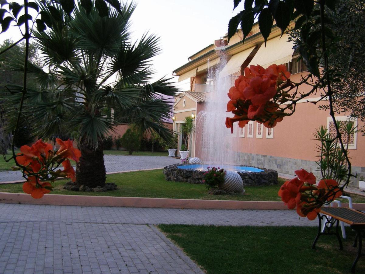 Christina Hotel Mesongi Exterior photo
